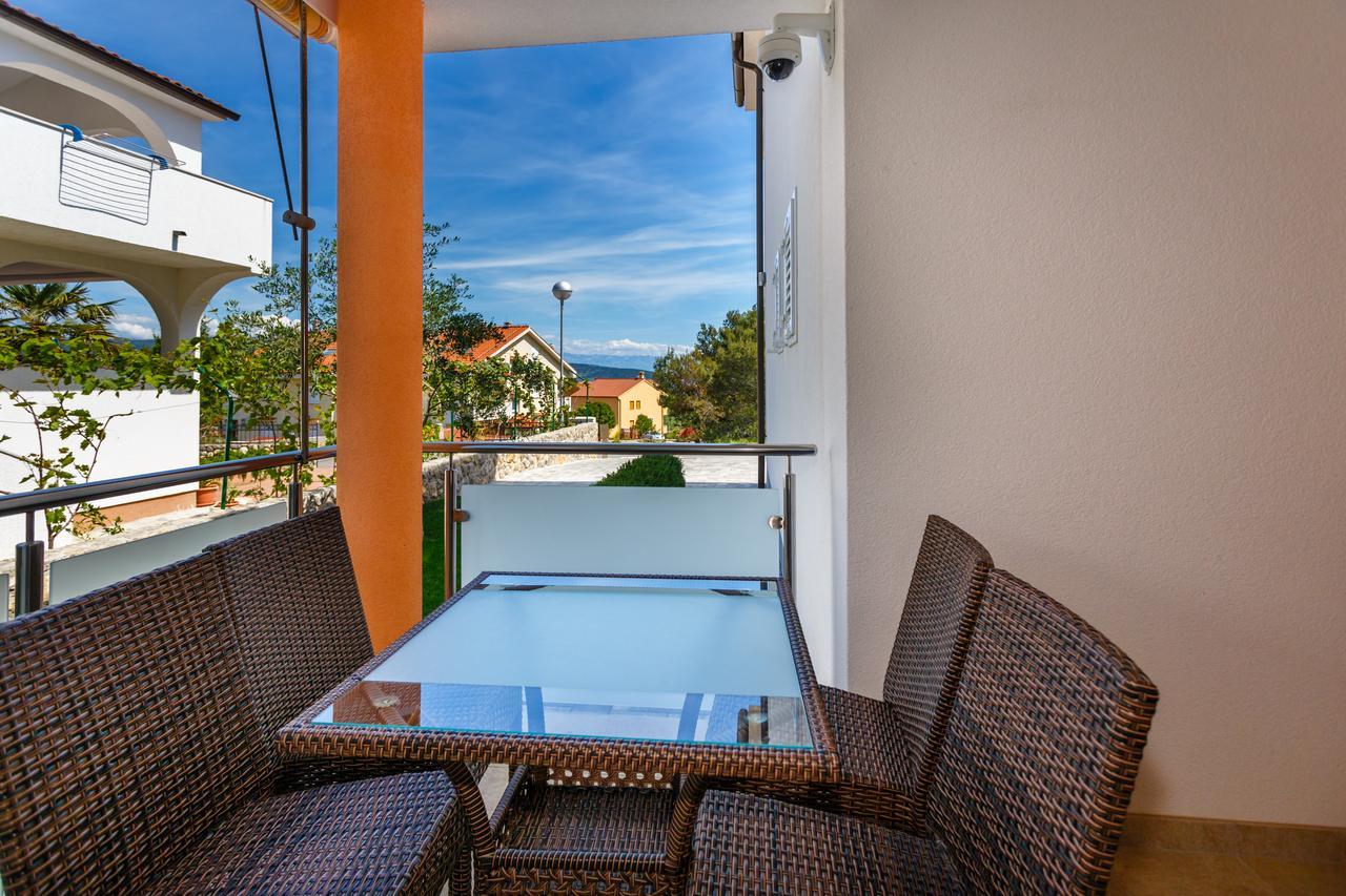 Apartments Vlado Крк Екстер'єр фото
