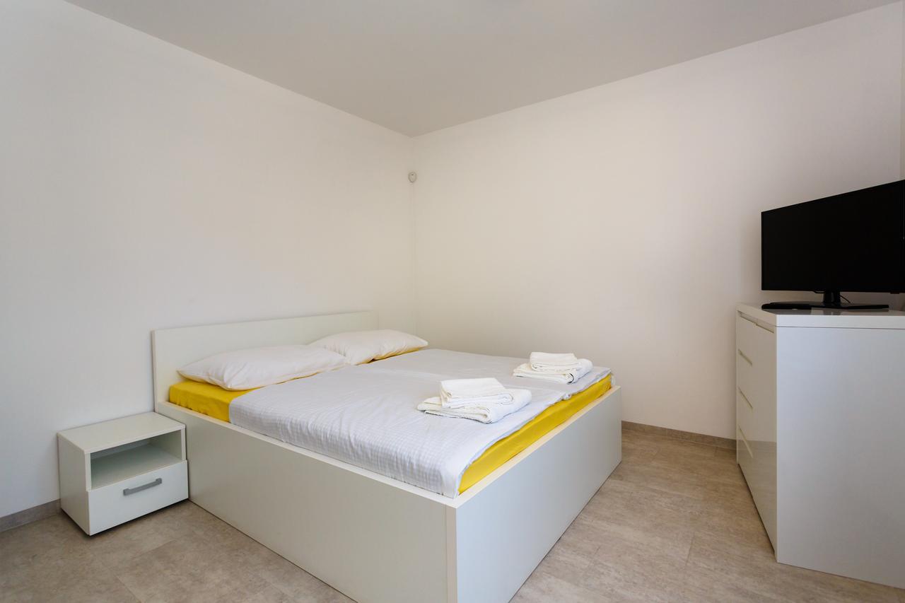 Apartments Vlado Крк Екстер'єр фото