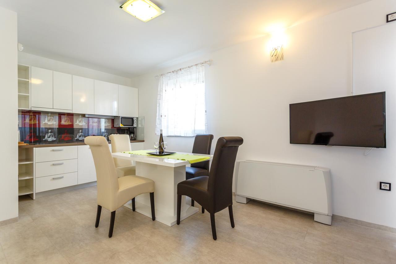 Apartments Vlado Крк Екстер'єр фото