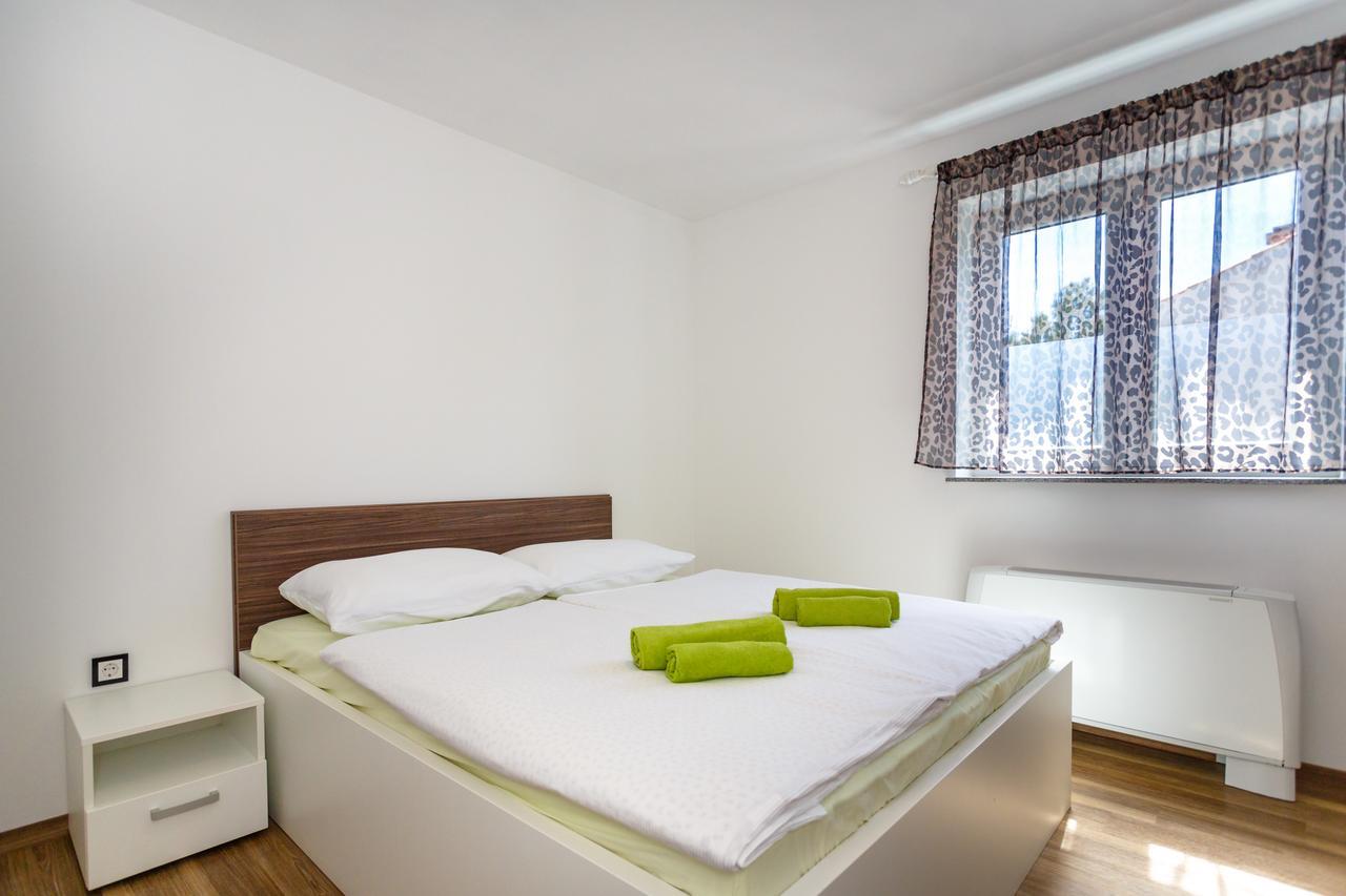 Apartments Vlado Крк Екстер'єр фото