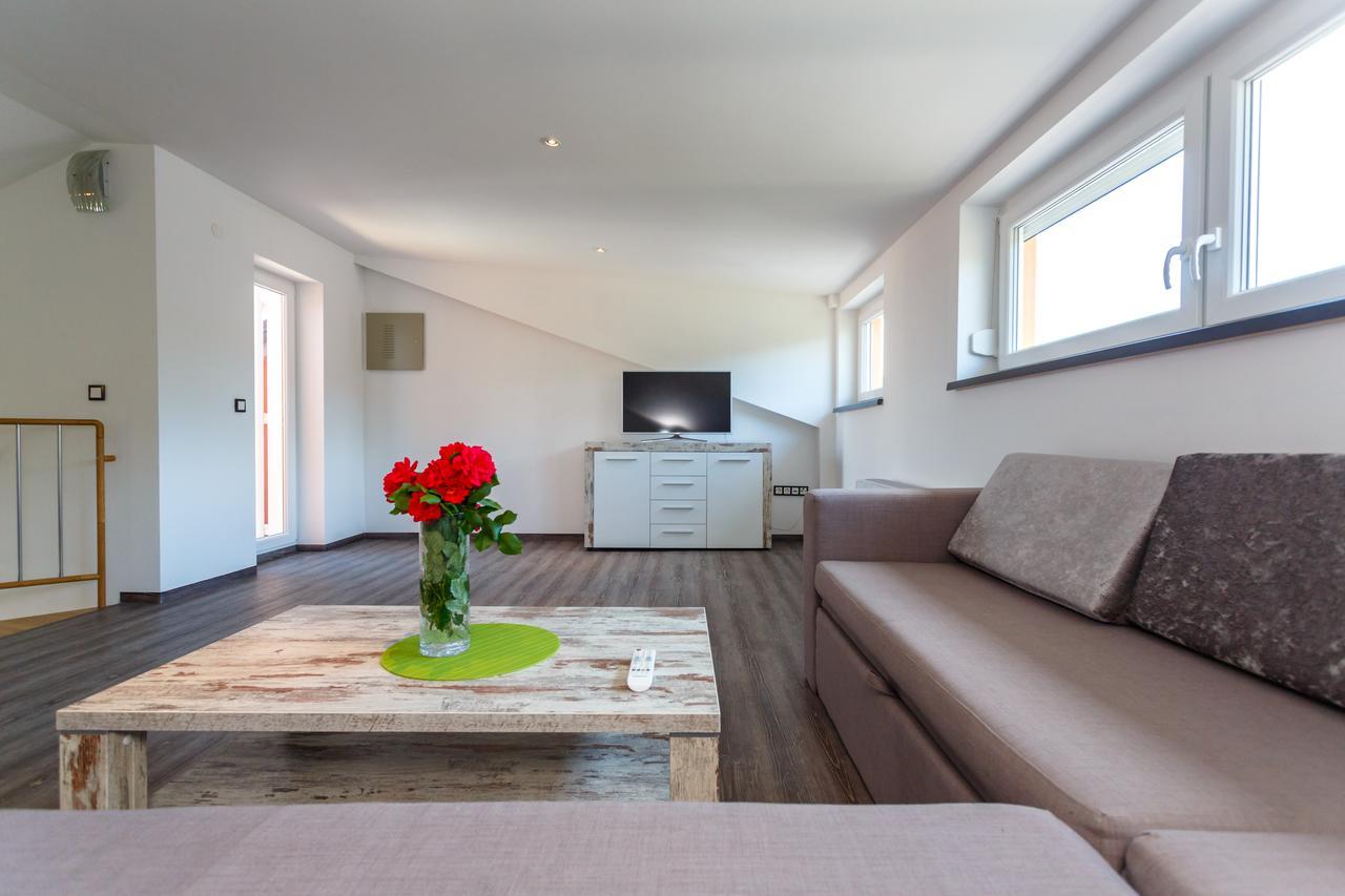Apartments Vlado Крк Екстер'єр фото